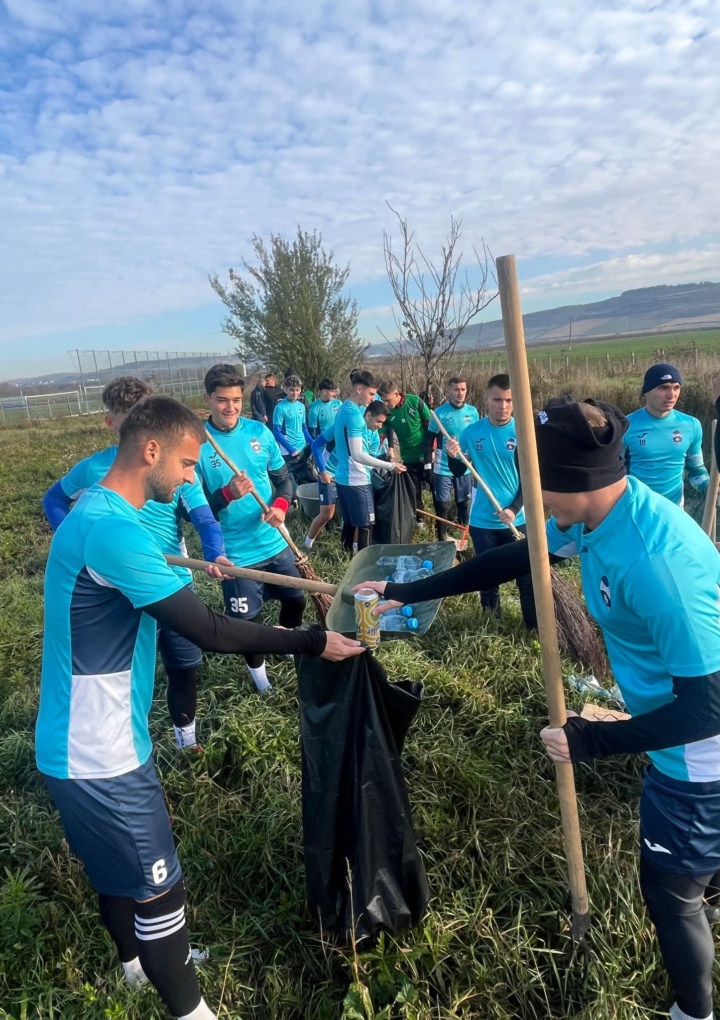 Inter Curăță Natura: O Zi de Ecologizare cu Spirit de Echipă la Baza Sportivă Obor