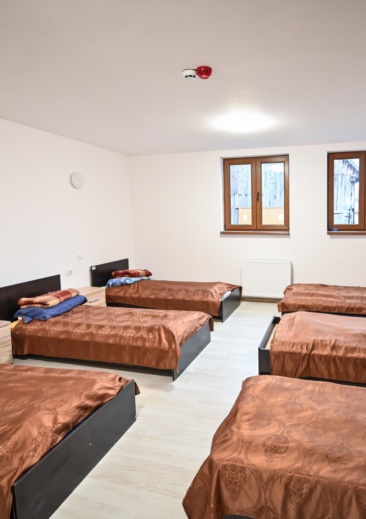 Supraviețuire la -12 Grade: Adăpostul din Sibiu oferă Mese Calde Non-Stop