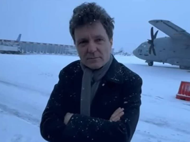 Blocat în „Orașul Luminilor”: De ce nu a putut reveni Președintele Nicușor Dan în țară?